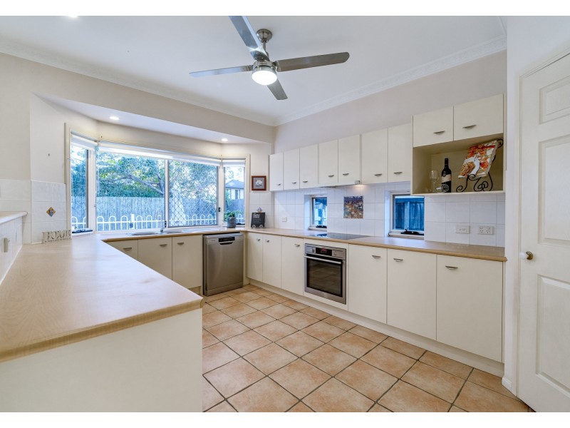 7 Mapleton Crescent, Forest Lake QLD 4078