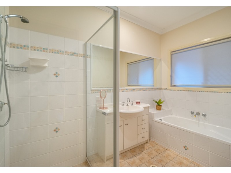 7 Mapleton Crescent, Forest Lake QLD 4078