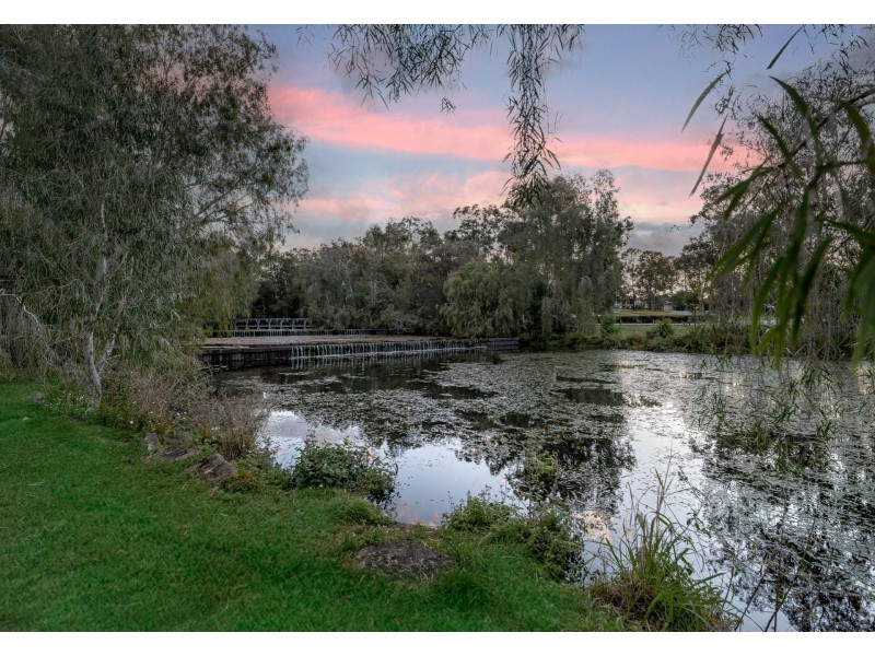 7 Mapleton Crescent, Forest Lake QLD 4078