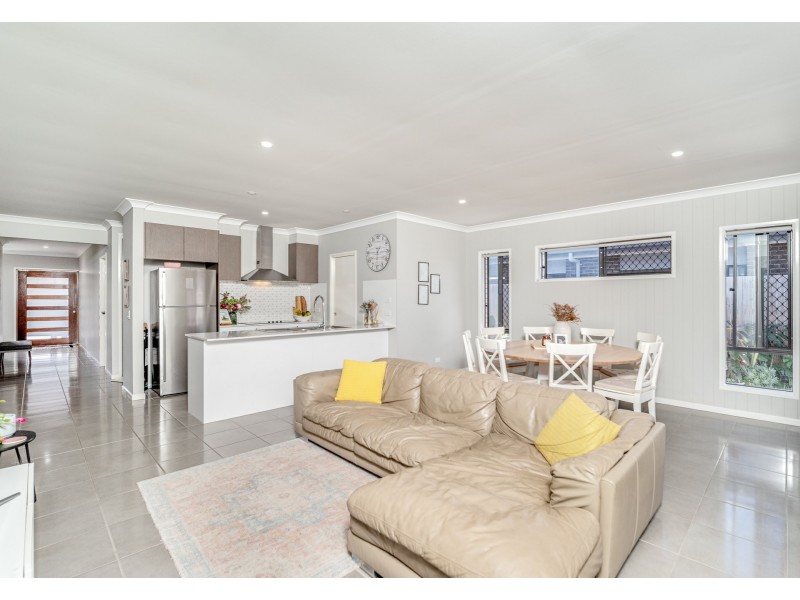 5 Grove Street, Greenbank QLD 4124