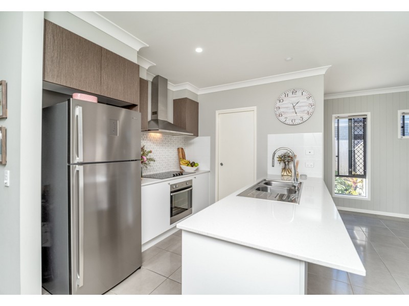 5 Grove Street, Greenbank QLD 4124