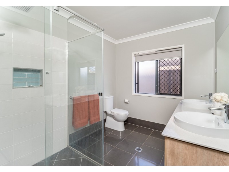 5 Grove Street, Greenbank QLD 4124