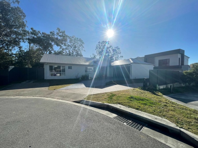 17 Devon Close, Pallara QLD 4110