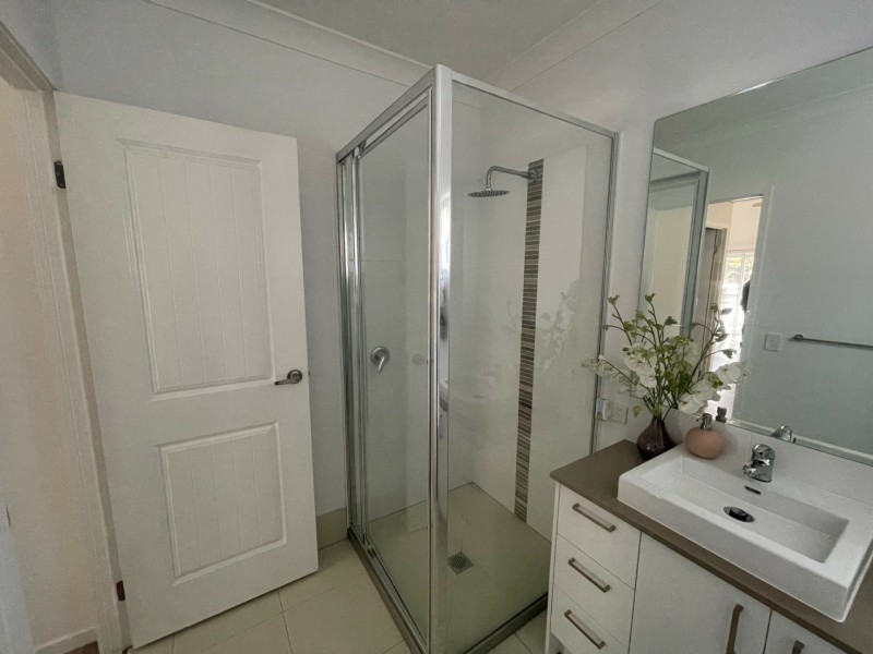 17 Devon Close, Pallara QLD 4110