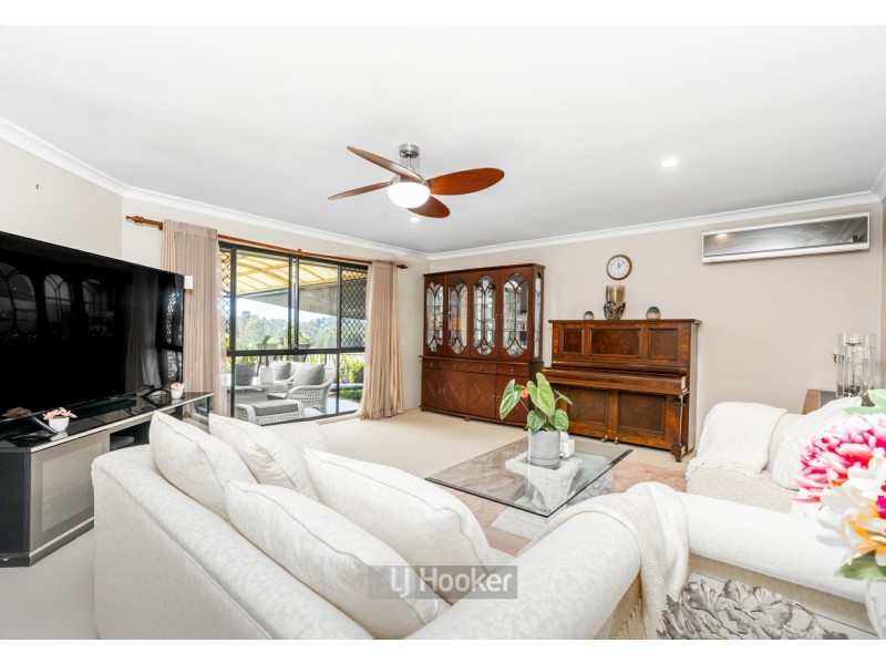 34 Lake Somerset Court, Logan Reserve QLD 4133