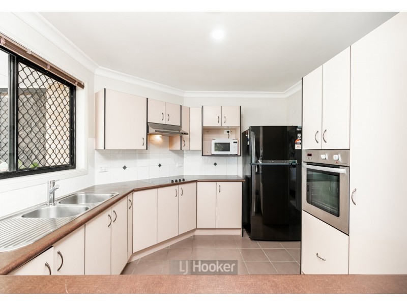 34 Lake Somerset Court, Logan Reserve QLD 4133