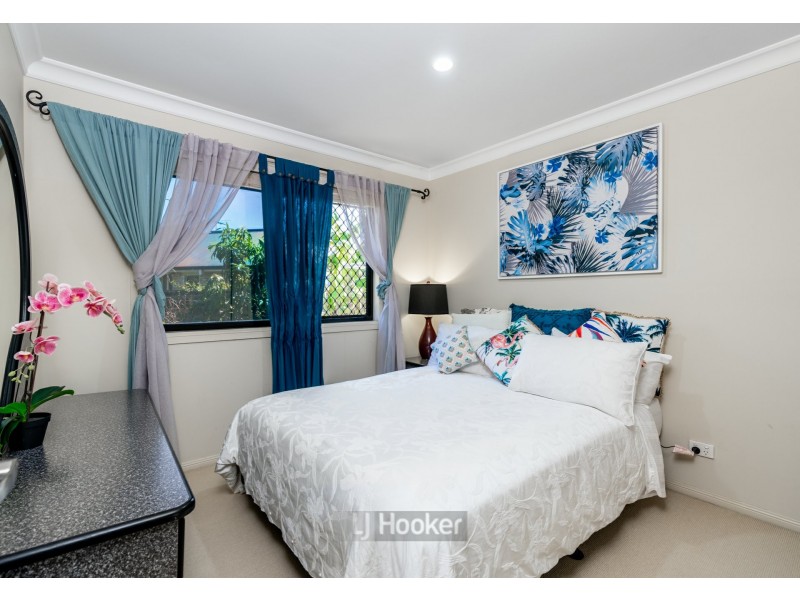 34 Lake Somerset Court, Logan Reserve QLD 4133