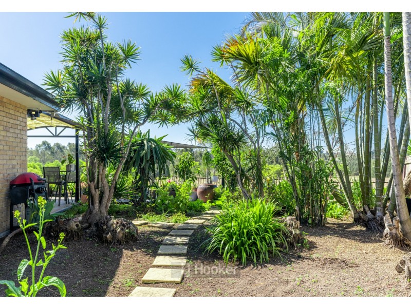 34 Lake Somerset Court, Logan Reserve QLD 4133