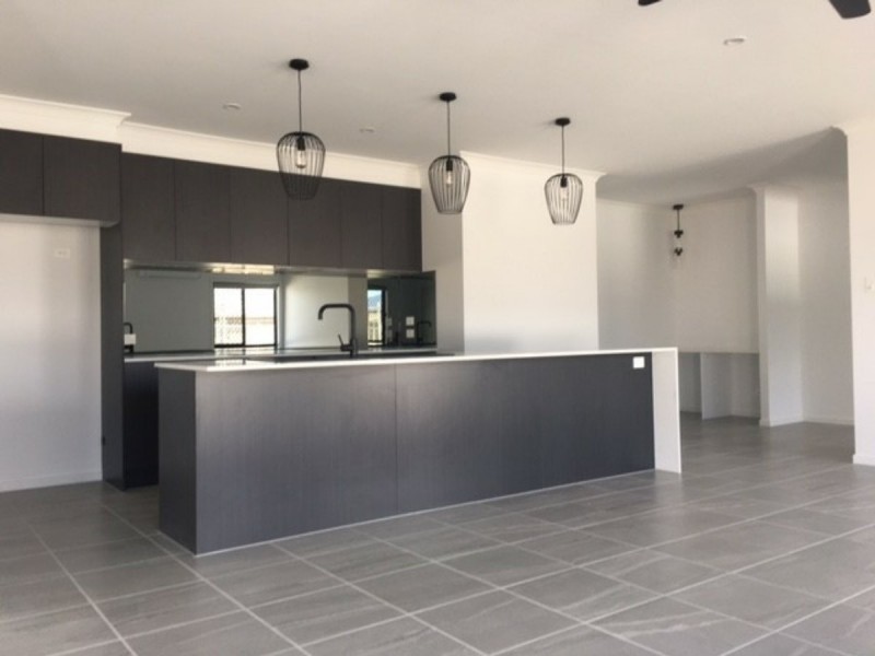 35 Grevillea Way, Park Ridge QLD 4125