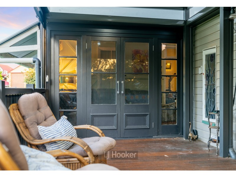 8 Woodend Road, Sadliers Crossing QLD 4305