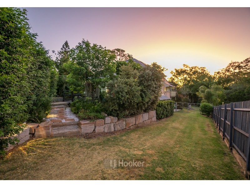 8 Woodend Road, Sadliers Crossing QLD 4305