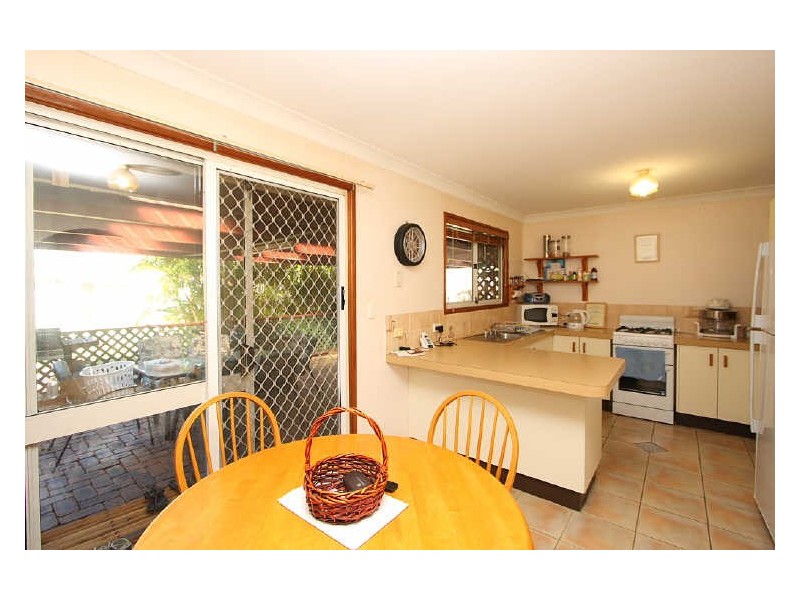 16 Lollard Street, Hillcrest QLD 4118