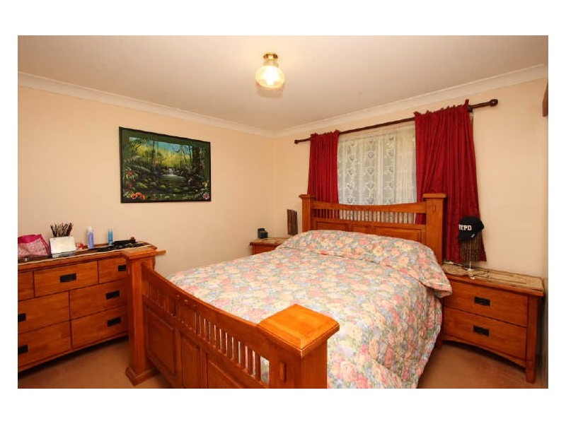 16 Lollard Street, Hillcrest QLD 4118