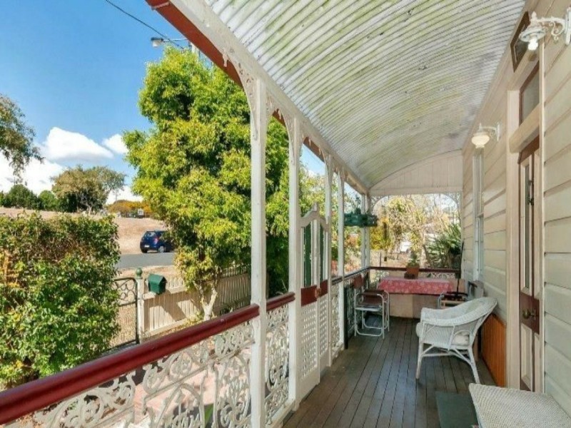 4 Lion Street, Ipswich QLD 4305