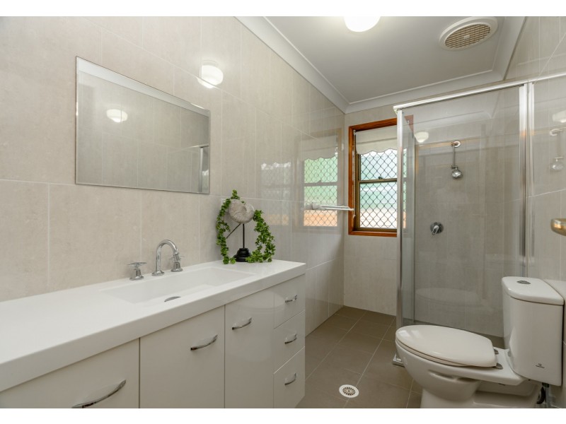 12 Jeffrey Court, Mount Warren Park QLD 4207