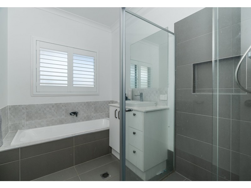 76-78 Jollytail Avenue, New Beith QLD 4124