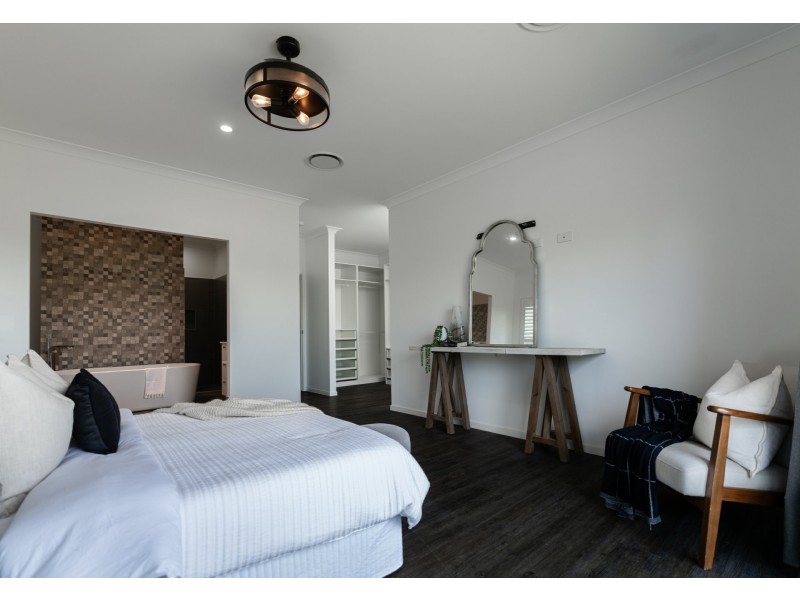 76-78 Jollytail Avenue, New Beith QLD 4124