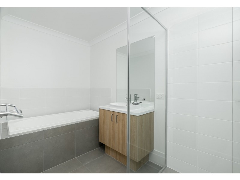 41 Huon Place, Hillcrest QLD 4118