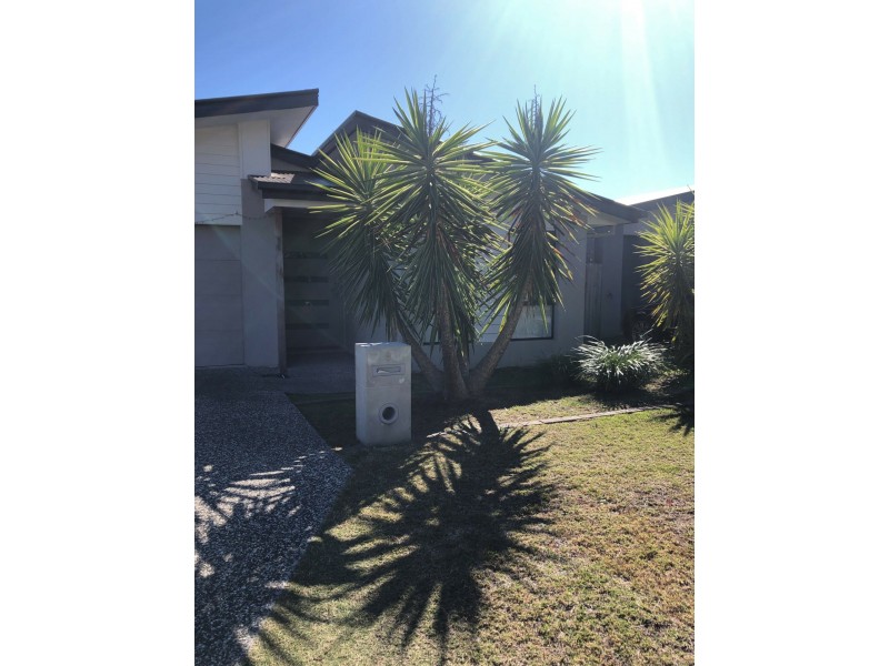 9 Jackson Place, Greenbank QLD 4124