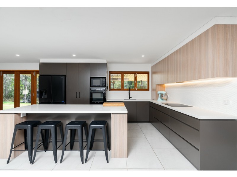 61 Deborah Court, Munruben QLD 4125