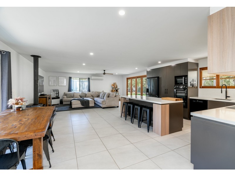 61 Deborah Court, Munruben QLD 4125