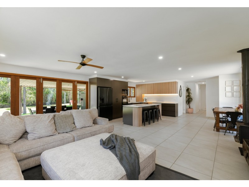 61 Deborah Court, Munruben QLD 4125