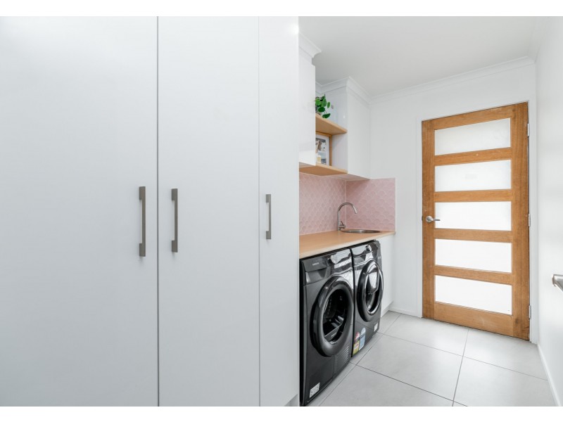 61 Deborah Court, Munruben QLD 4125