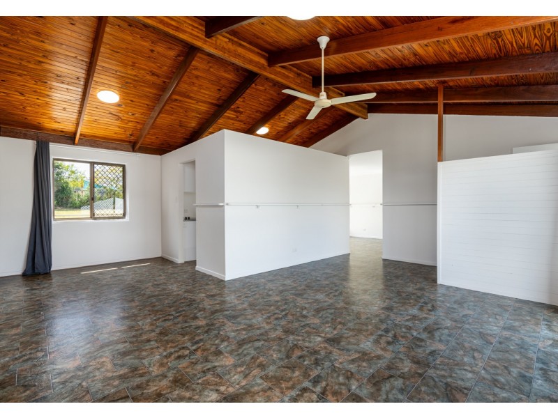 20 St Johns Way, Boronia Heights QLD 4124