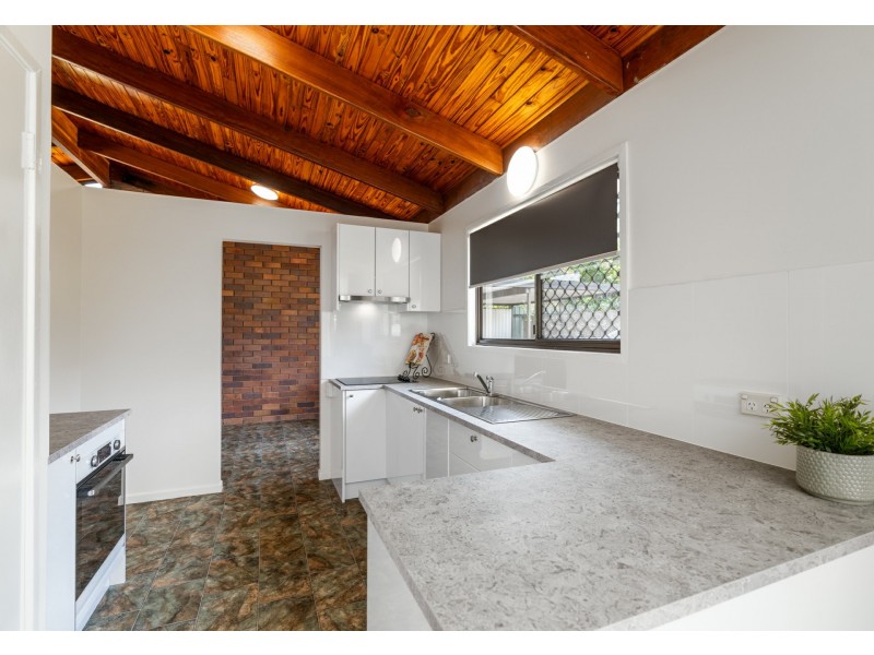 20 St Johns Way, Boronia Heights QLD 4124