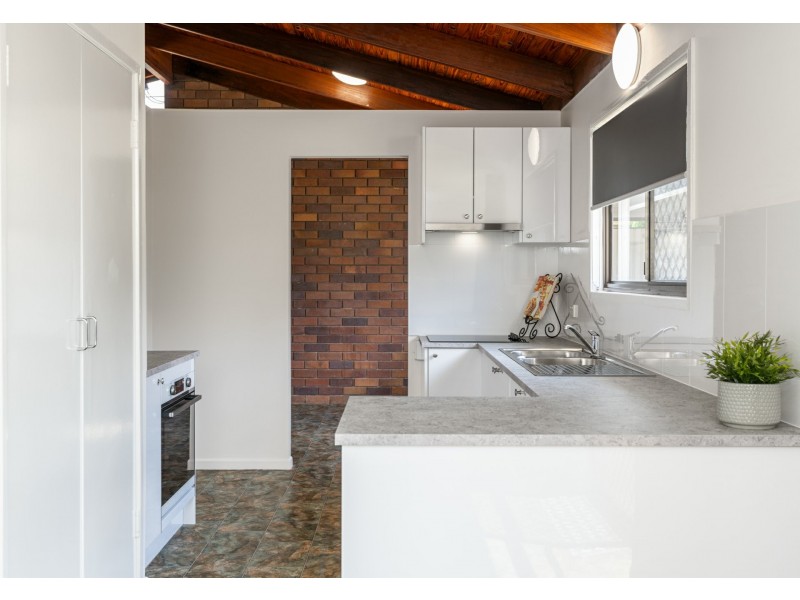 20 St Johns Way, Boronia Heights QLD 4124