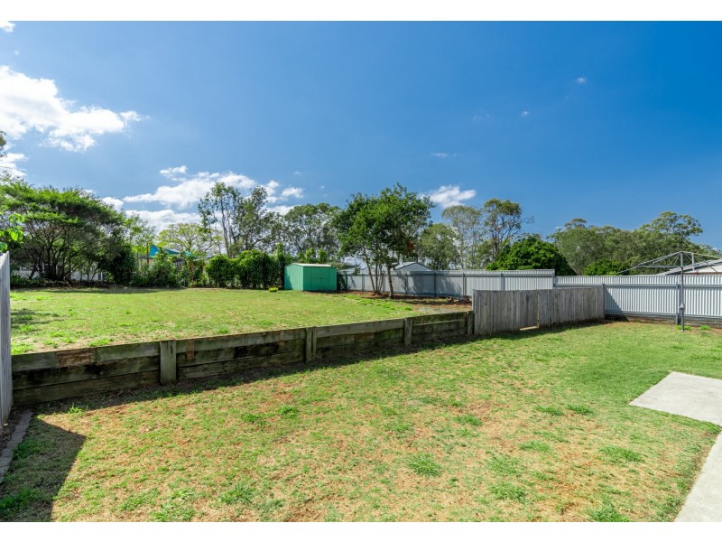 20 St Johns Way, Boronia Heights QLD 4124