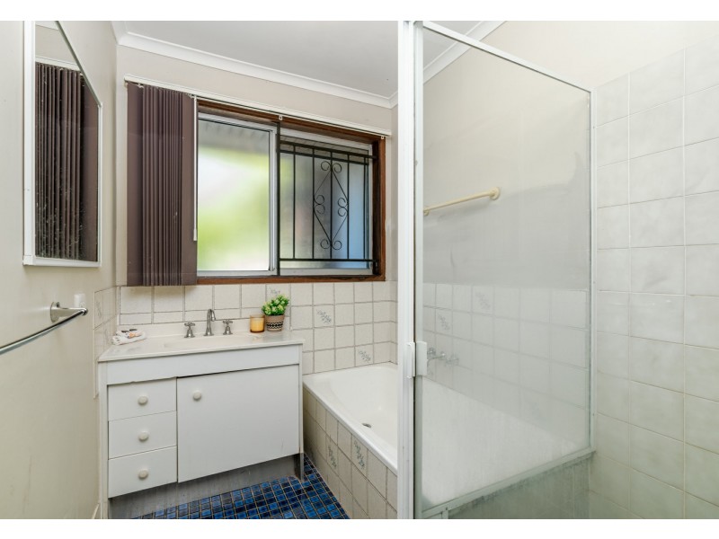 26 Limerick Drive, Crestmead QLD 4132