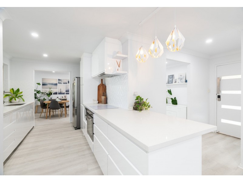 5 Indica Crescent, Regents Park QLD 4118