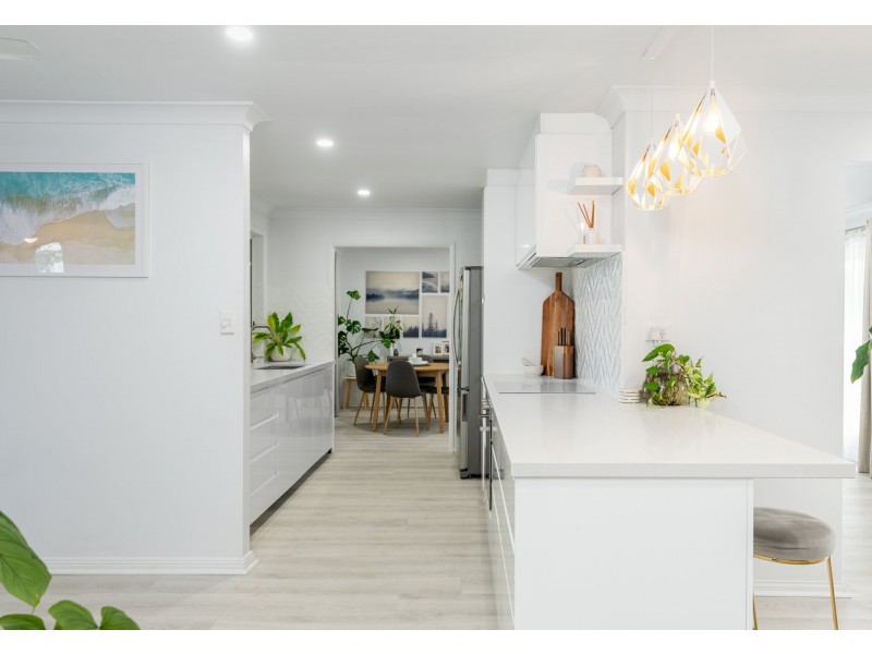 5 Indica Crescent, Regents Park QLD 4118