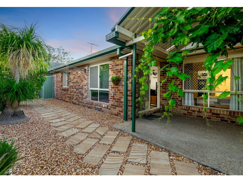 33 Augusta Crescent, Forest Lake QLD 4078