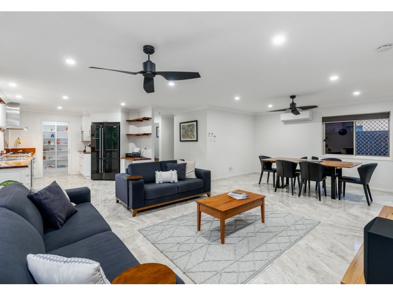 33 Augusta Crescent, Forest Lake QLD 4078