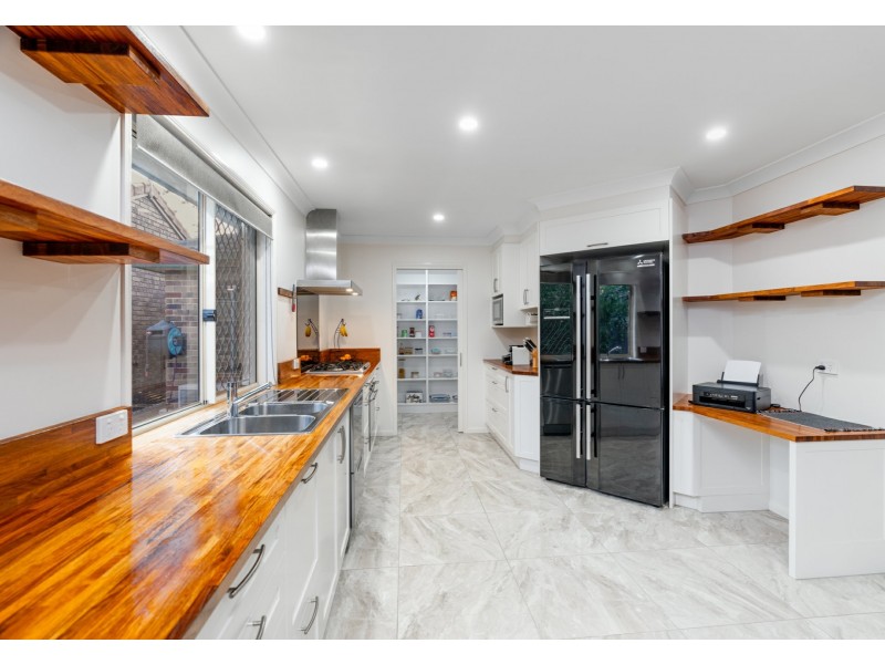 33 Augusta Crescent, Forest Lake QLD 4078