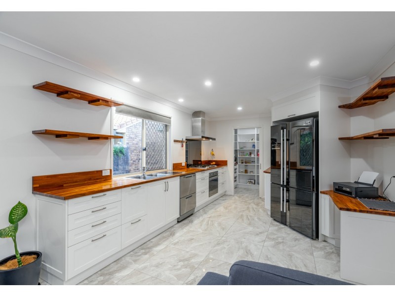 33 Augusta Crescent, Forest Lake QLD 4078