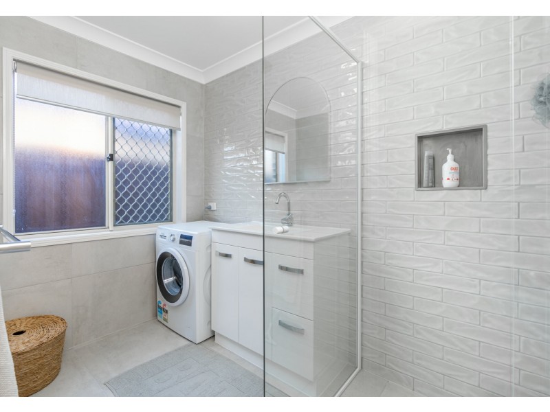 33 Augusta Crescent, Forest Lake QLD 4078