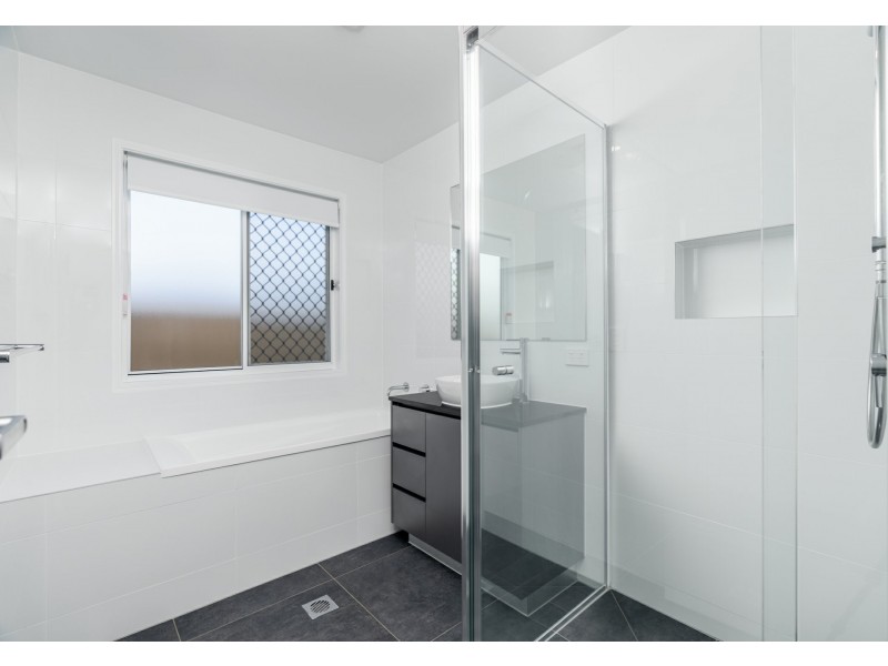 3 Myrtle Road, Greenbank QLD 4124