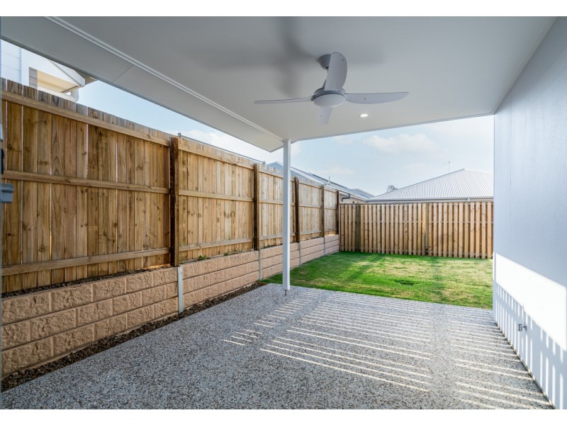 3 Myrtle Road, Greenbank QLD 4124