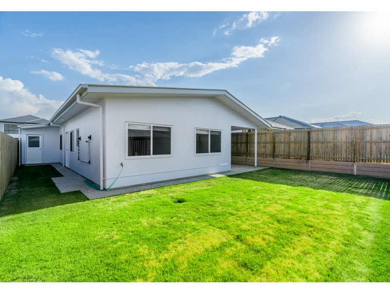 3 Myrtle Road, Greenbank QLD 4124