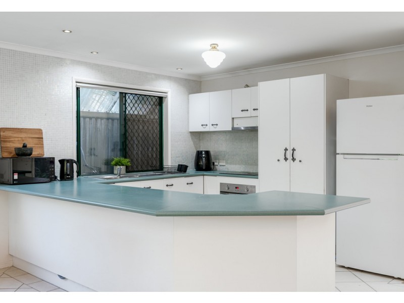 1 Illawarra Close, Forest Lake QLD 4078