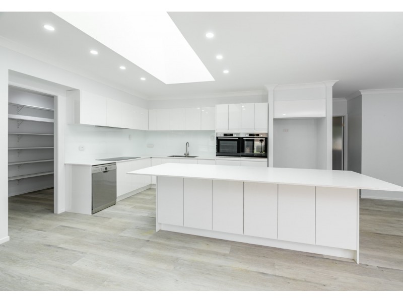 290-292 Equestrian Drive, Greenbank QLD 4124