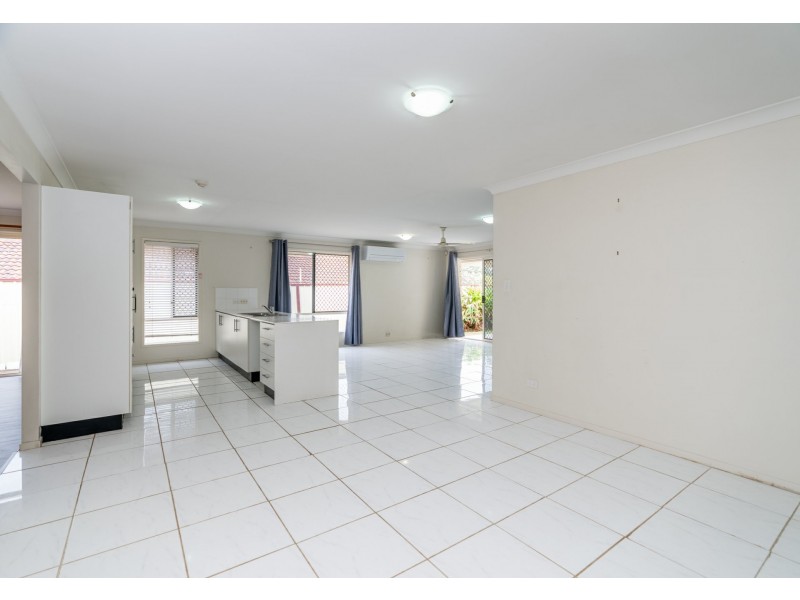 33 Cambridge Street, Boronia Heights QLD 4124