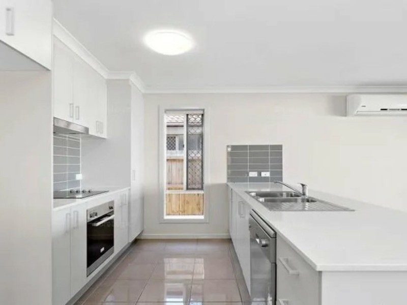 39 Huntley Crescent, Redbank Plains QLD 4301
