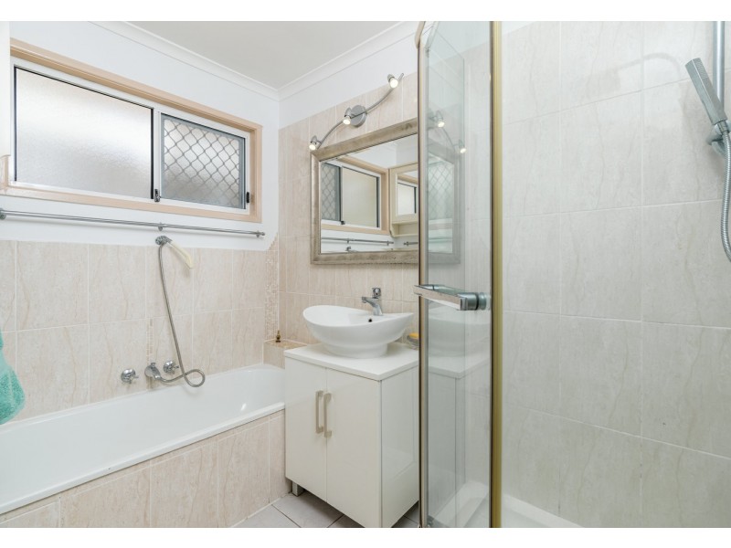 12 Dorachus Drive, Regents Park QLD 4118