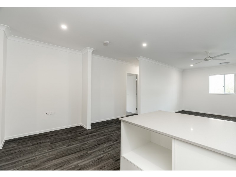 11 Hastings Street, Park Ridge QLD 4125