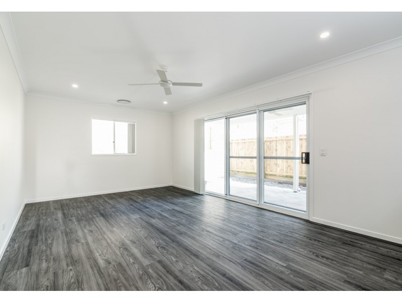 11 Hastings Street, Park Ridge QLD 4125