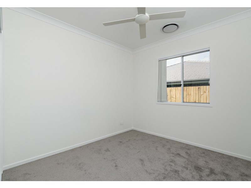 11 Hastings Street, Park Ridge QLD 4125